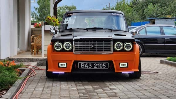 Сделал яркий пикап из старой «пятёрки» (20 фото) Сделал яркий пикап из старой «пятёрки» (20 фото)